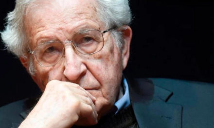 Noam Chomsky: “Tenemos poco tiempo para decidir si la vida humana sobrevivirá»