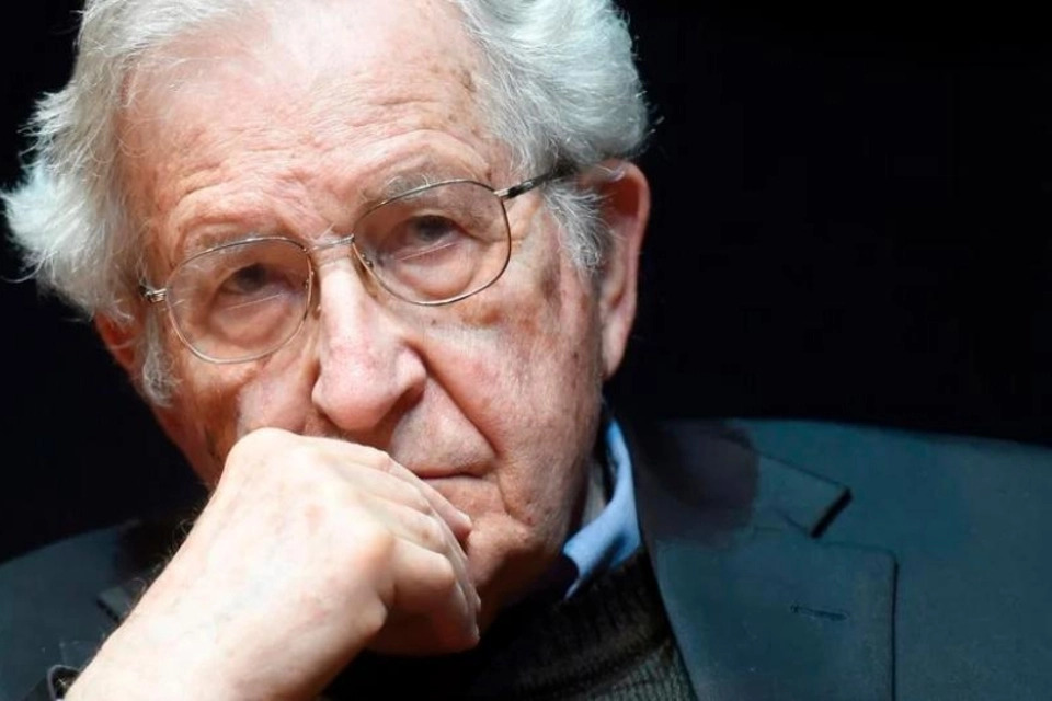 Noam Chomsky: “Tenemos poco tiempo para decidir si la vida humana sobrevivirá»