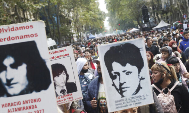 Día de la Memoria: Una multitud dijo presente en Plaza de Mayo