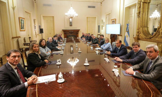 El Presidente y los gobernadores impulsan un proyecto que amplíe a 25 los miembros de la Corte Suprema