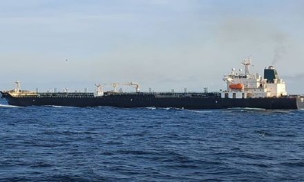 Arriba a puerto venezolano el segundo buque iraní con combustible