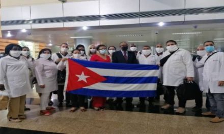 Llegan a África tres nuevas brigadas médicas cubanas