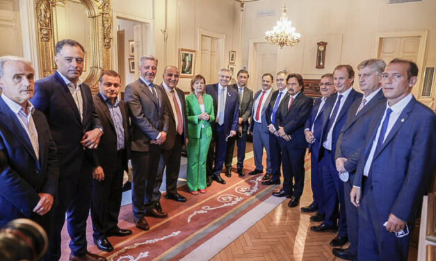 Fuerte apoyo de gobernadores oficialistas y opositores al acuerdo con el FMI