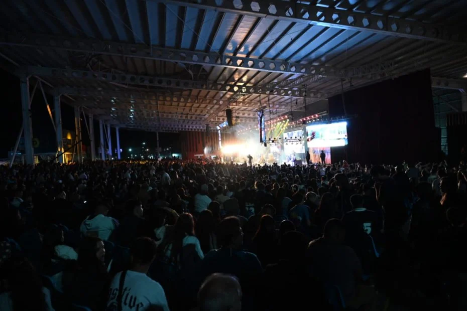 La «Calle Angosta» explotó de baile hasta las 6 de la mañana