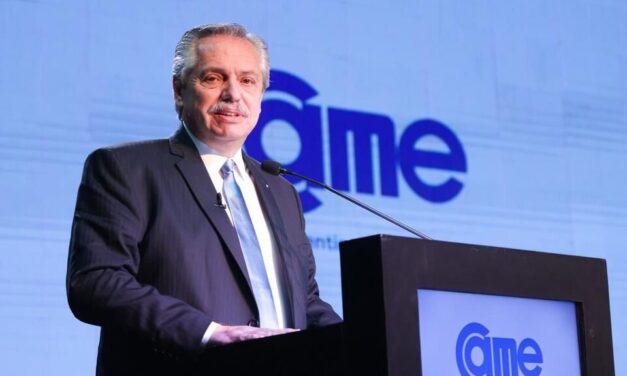 Fernández reconoció que hay una deuda con la mejora de los ingresos