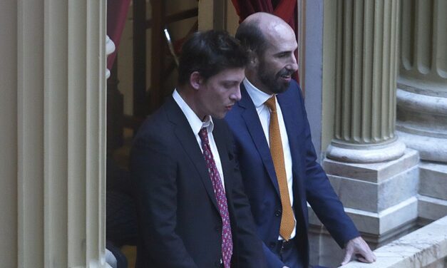 Santiago Caputo impone a un hombre de Alberto para el Registro del Automotor