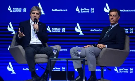 Luis Caputo dio más detalles sobre las medidas para sacar los dólares del colchón