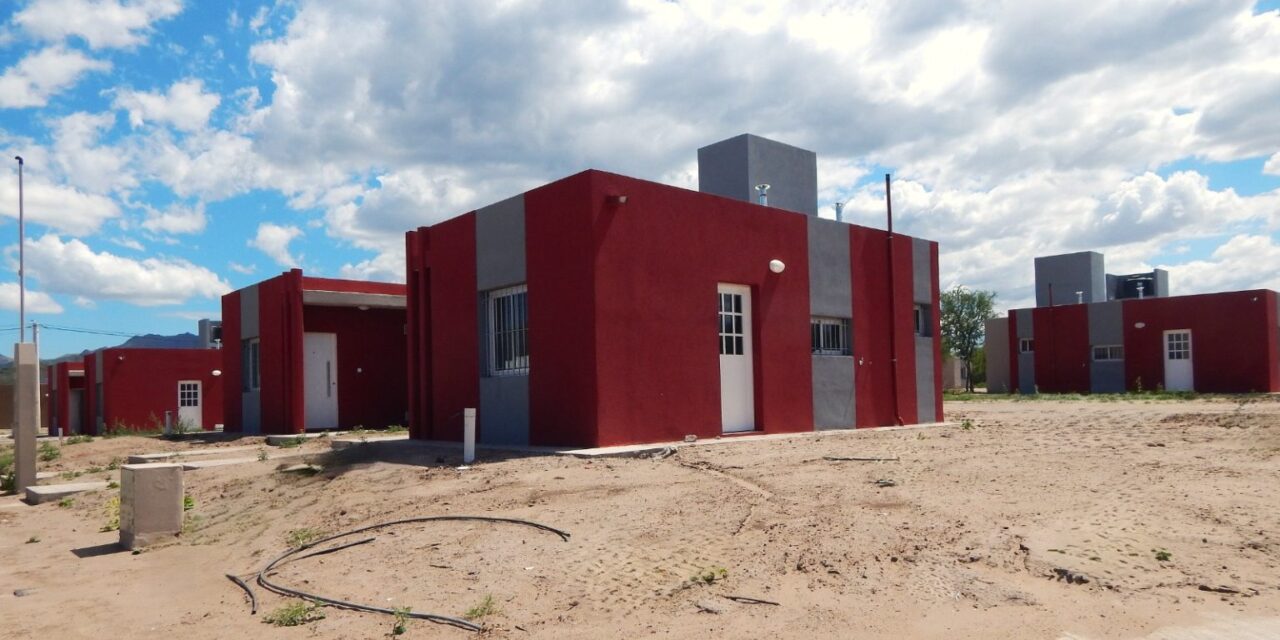 El hogar cada vez más cerca para 70 familias de Juana Koslay