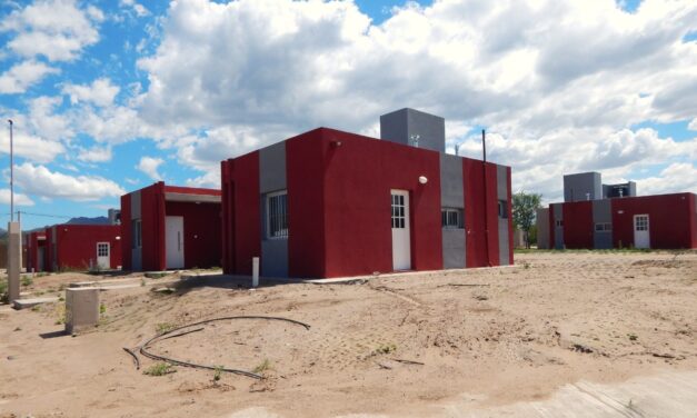 El hogar cada vez más cerca para 70 familias de Juana Koslay