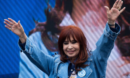 Cristina Kirchner advirtió la inminencia de un default y llamó a reconstruir el peronismo