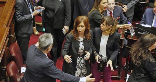 El gobernador ¿se enfila? en el kirchnerismo duro en la grieta del FDT