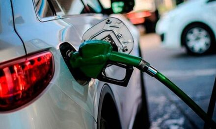 Tres petroleras aumentaron los combustibles: se espera que YPF se sume en las próximas horas