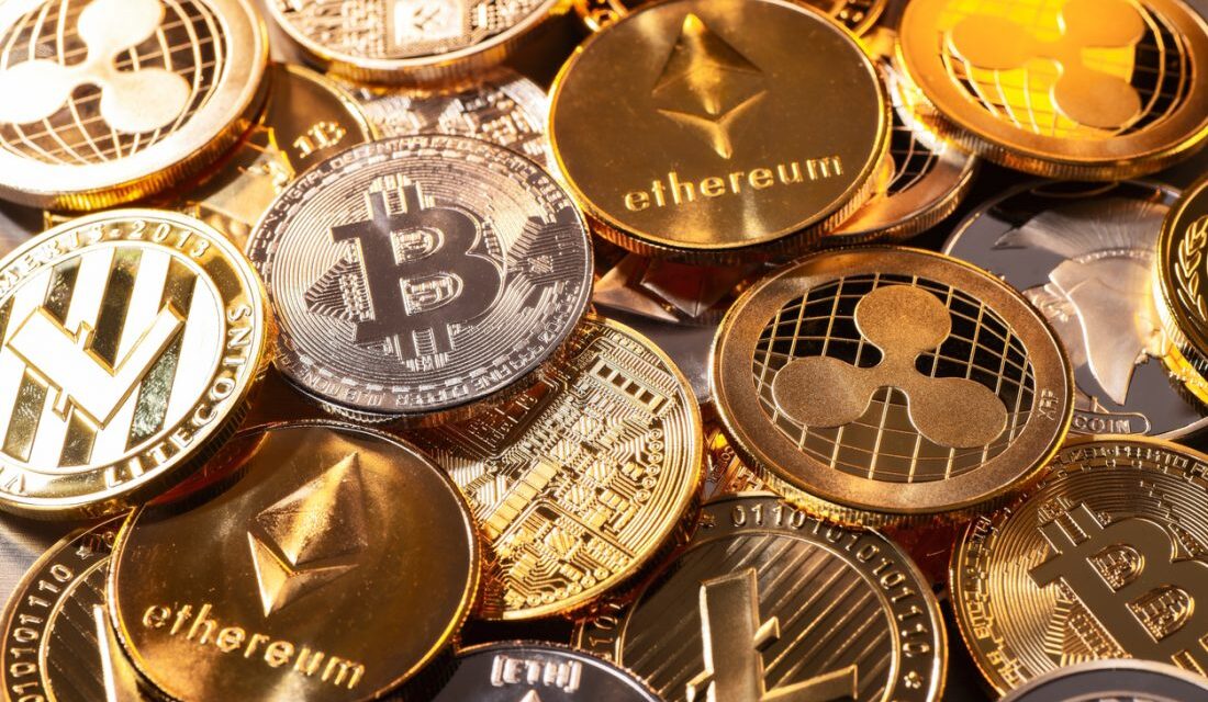 El bitcoin sigue trepando y llegó a 55 mil