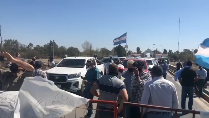 Ahora Mendoza: Protestas y demoras en el arco de Desaguadero por el ingreso a San Luis