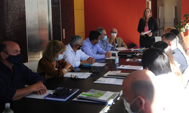 Frente Gremial Docente: «el Gobierno avanza con un proyecto político de precarización laboral»