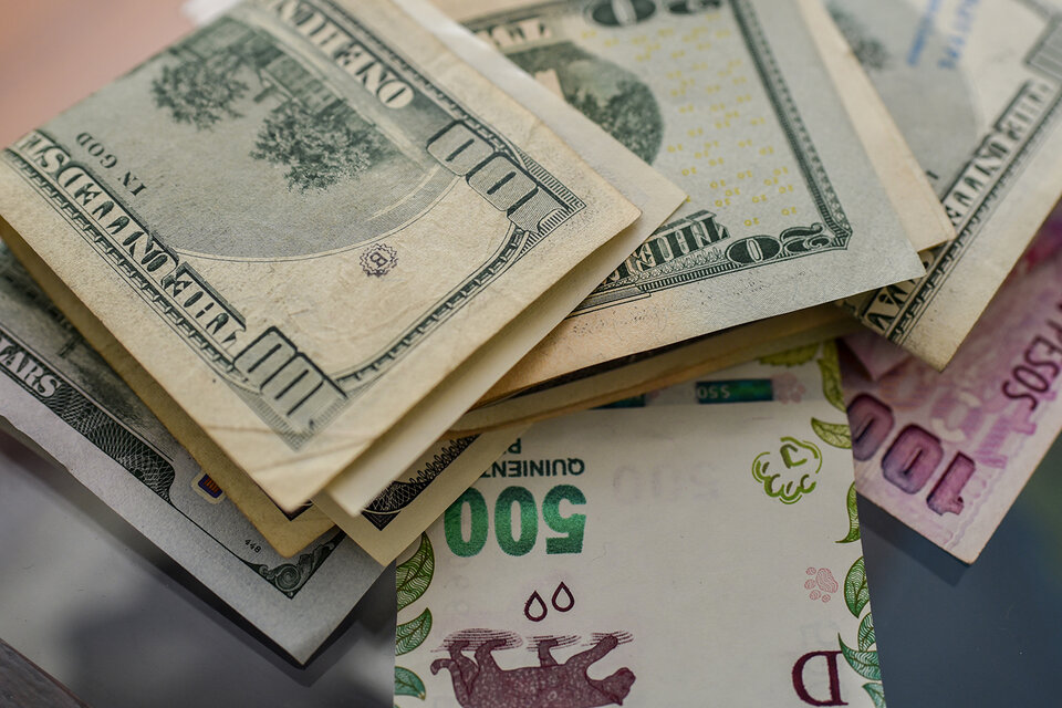 El dólar blue alcanzó los $600 y mete más ruido a pocos días de las PASO