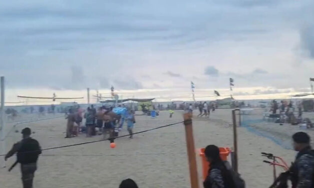 La barra de Fluminense atacó a los hinchas de Boca en Rio de Janeiro