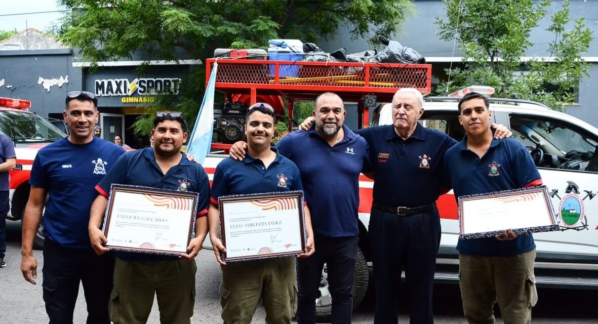 Maxi Frontera entregó reconocimientos a bomberos que combatieron los incendios en la Patagonia