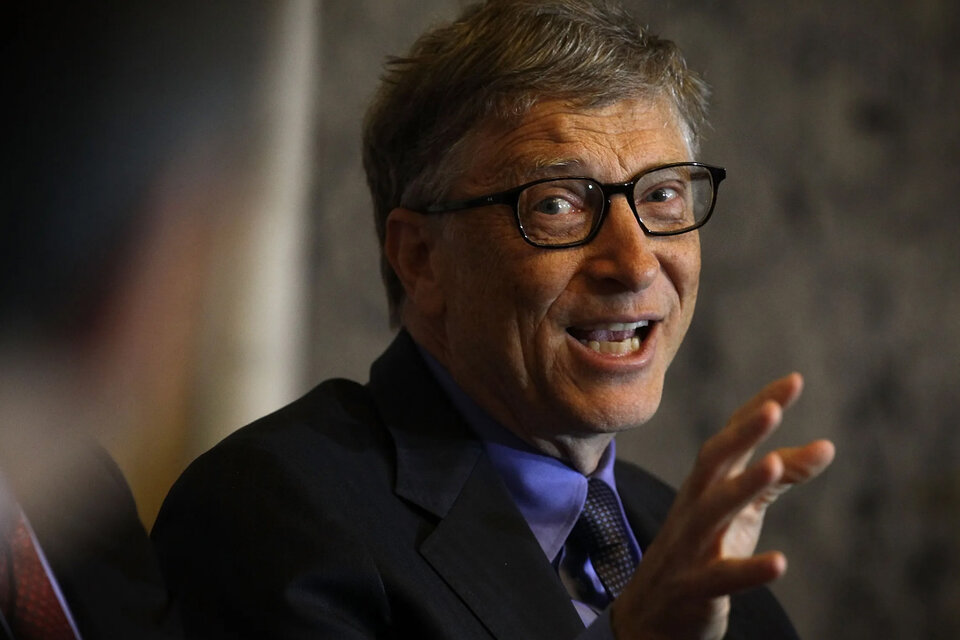 Bill Gates, un magnate a contramano del discurso libertario que congrega a Elon Musk, Donald Trump y Javier Milei