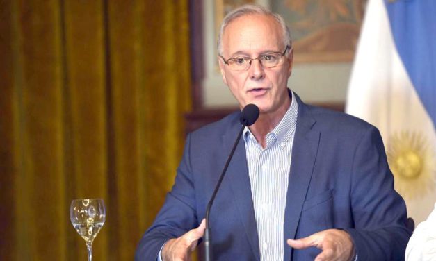 Daniel Gollán: «Si se levanta la cuarentena, en veinte días empezamos a ver imágenes de cadáveres apilándose»