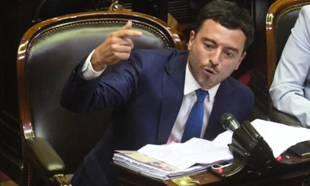 Choque interno en la UCR por frenar el debate del financiamiento educativo