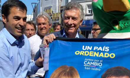 Macri se sumó a la campaña de Bullrich: repartió boletas con candidatos de Juntos por el Cambio