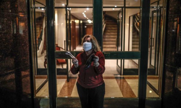 Mamertos de los barbijos contra el comunismo