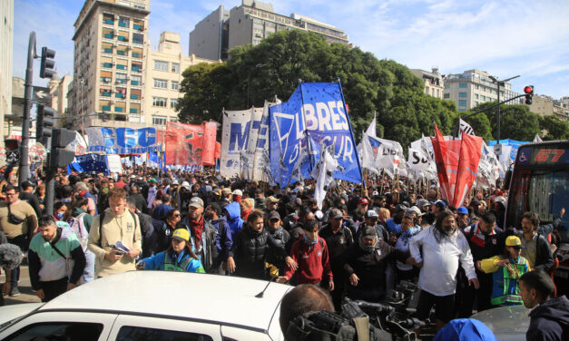 Los movimientos sociales vuelven a salir a la calle contra el ajuste de Pettovello y Milei