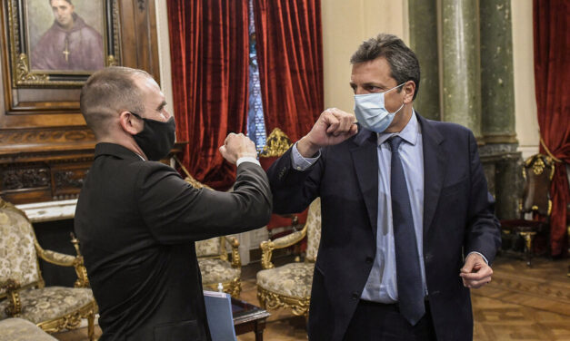 Massa volvió a presionar a Guzmán con la suba del piso del tributo