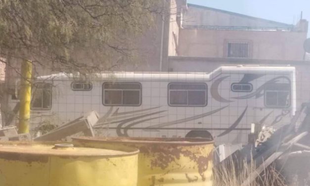 Penitenciarios aislados en un motorhome hace una semana