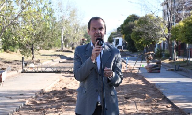 La Punta: Martín Olivero puso en marcha el plan de adoquinado de 40 cuadras