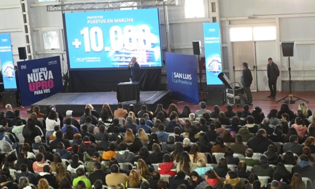 Poggi celebró con emprendedores la puesta en marcha de más de 10 mil proyectos productivos
