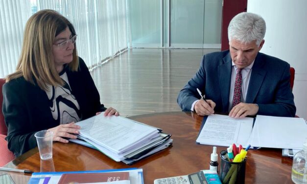 El Gobernador Poggi cesanteó a 19 empleados por uso de certificados falsos