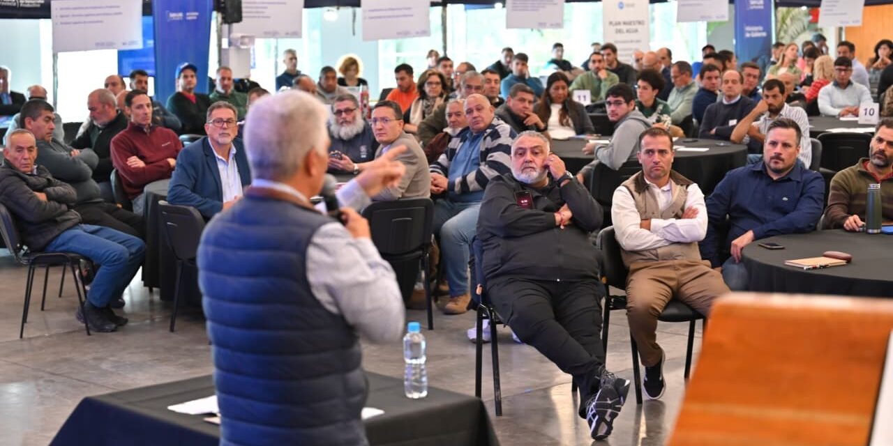 Poggi participó de la segunda reunión de la Mesa Sectorial Apícola