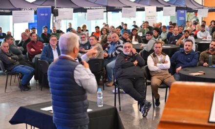 Poggi participó de la segunda reunión de la Mesa Sectorial Apícola