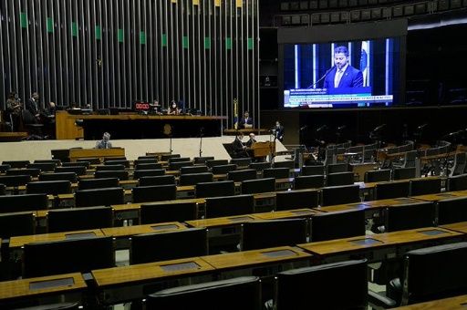 Senado brasileño aprueba aplazamiento de elecciones municipales