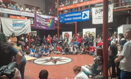 Denuncian en la Universidad de Quilmes que libertarios atacaron a estudiantes con gas pimienta