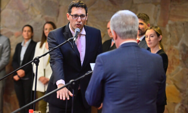 Víctor Endeiza asumió como Fiscal de Estado