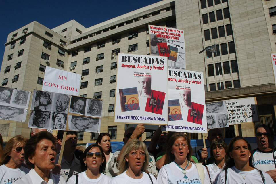 La foto que muestra a Victoria Villarruel marchando por la libertad de los genocidas
