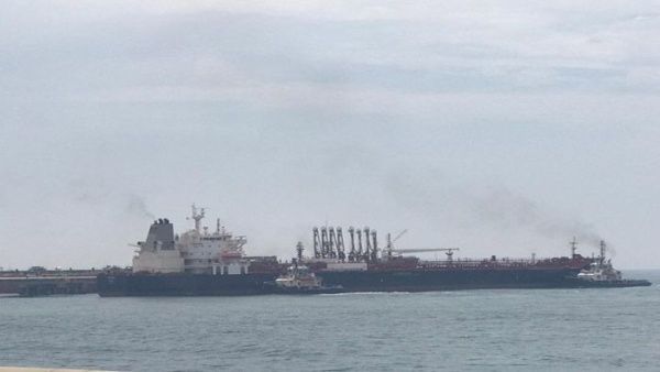 Tercer buque iraní llega a refinería venezolana El Palito